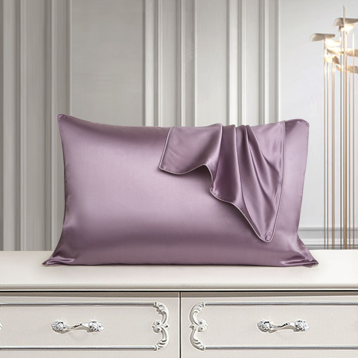 Pure silk pillowcase in natural silk fabric, smooth white bedding accessory