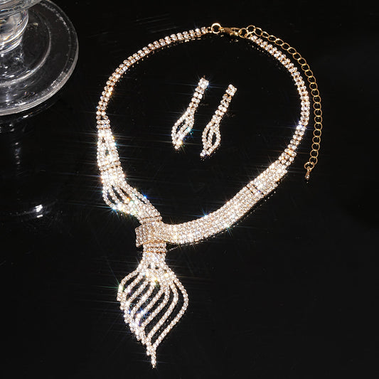 High-grade clavicle chain fashion jewelry suit with a grande personality design
