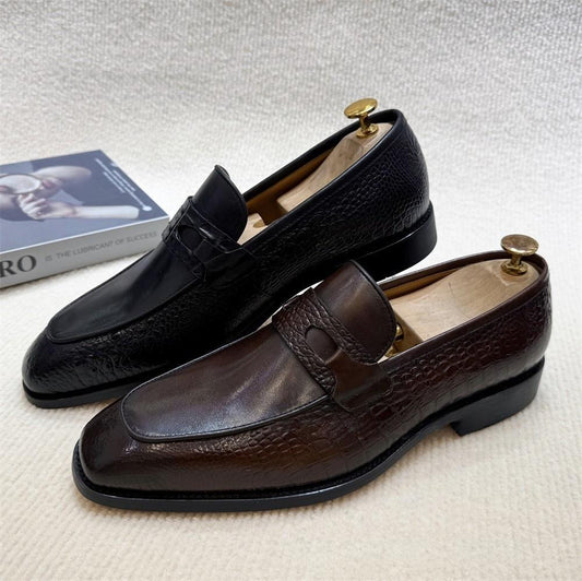 Large-size men's casual formal leather shoes in classic design and polished finish