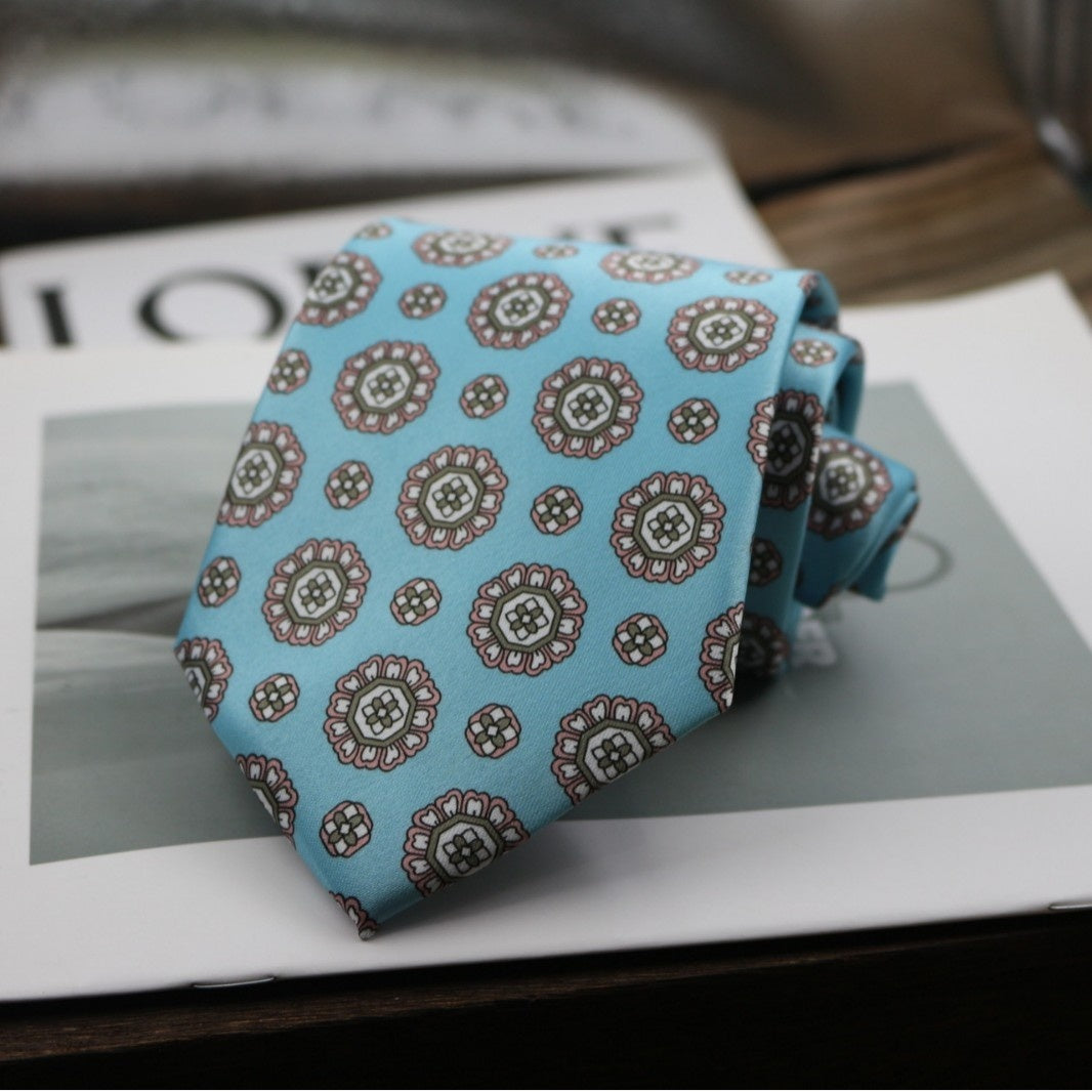 9cm business formal wide-width men's vintage style tie with classic patterned fabric close-up