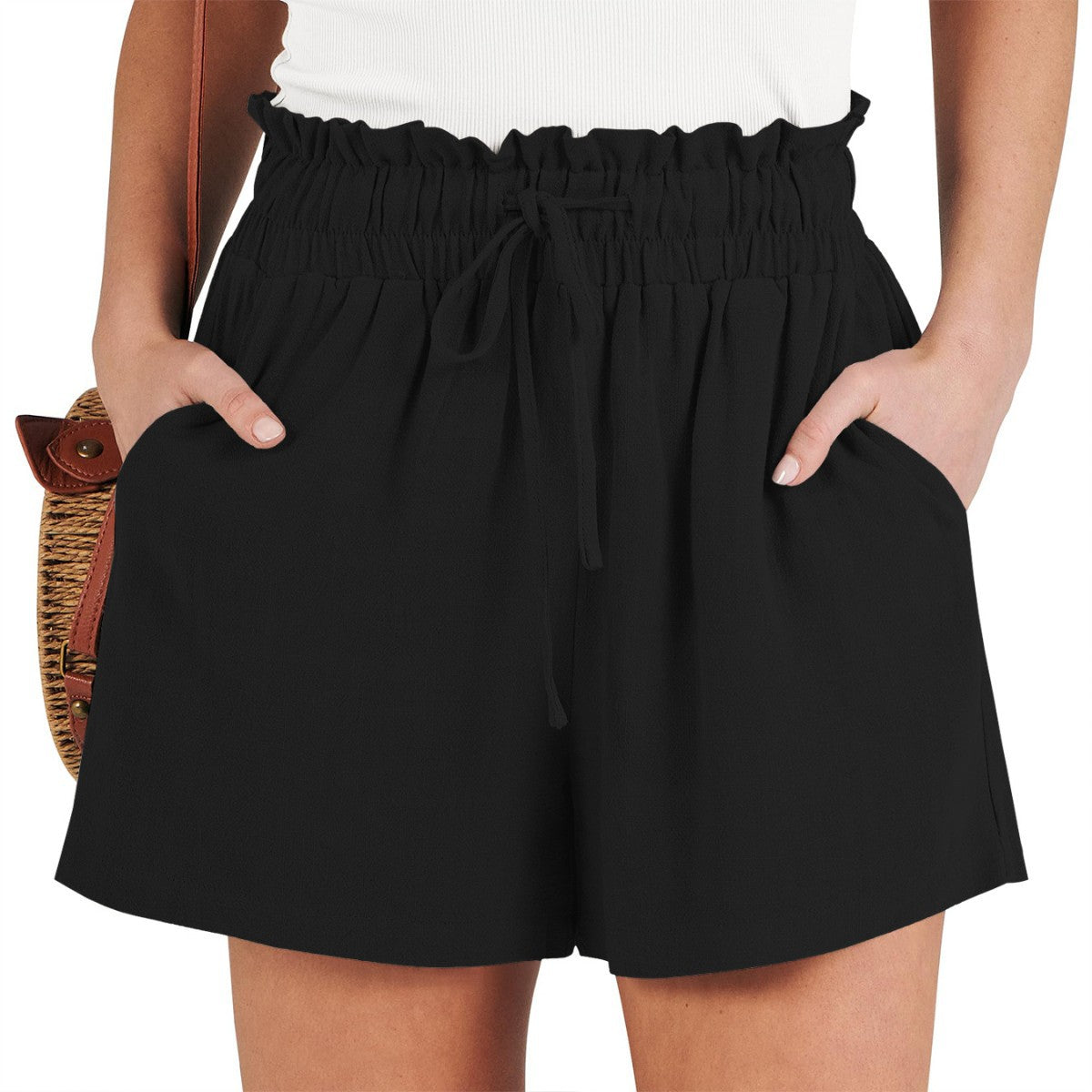 Solid-color loose-fitting casual fashion shorts in a simple, comfortable design
