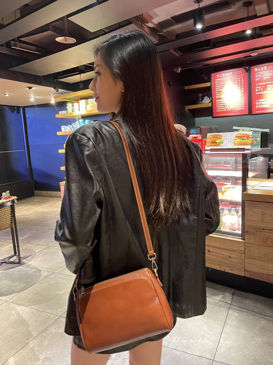 Genuine leather women's crossbody shoulder bag in top-layer cowhide with large-capacity messenger design