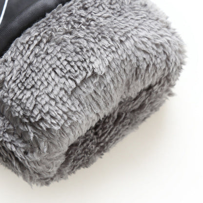 Men's warm gloves in a simple design, suitable for cold weather