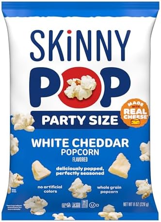 BACKUPMYFILESNOW® SkinnyPop White Cheddar gluten-free popcorn in an 8 oz bag, showcasing a crispy snack with white cheddar flavor.