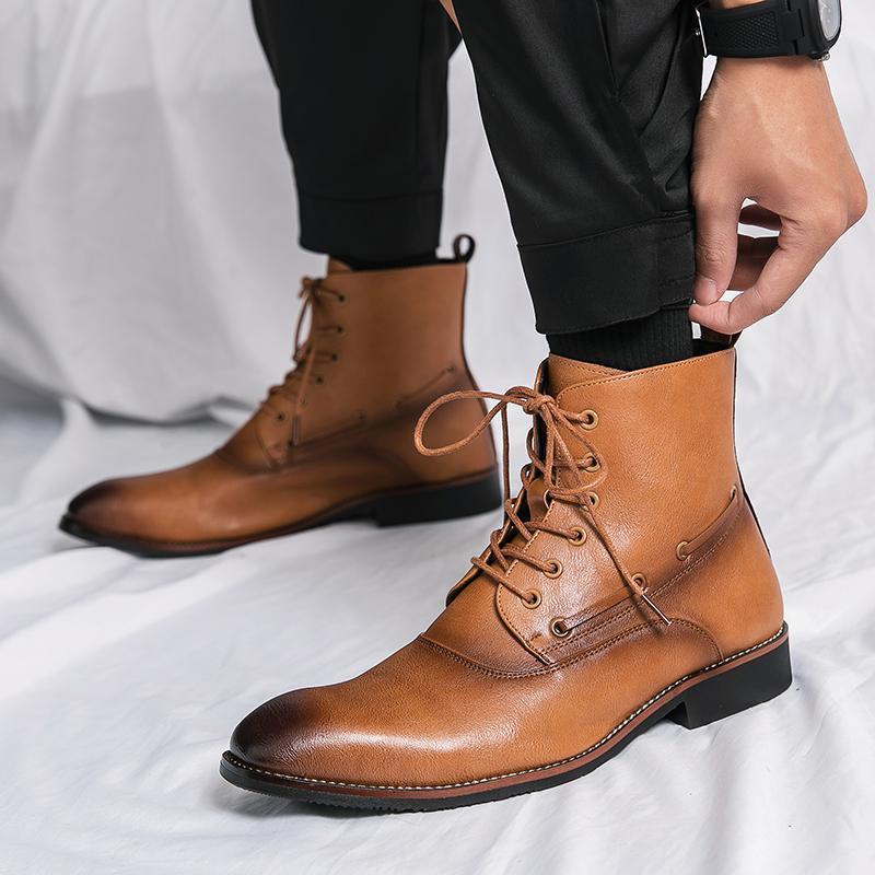 Men's British-style height-increasing pointed-toe leather boots in black with a sleek dress-shoe design