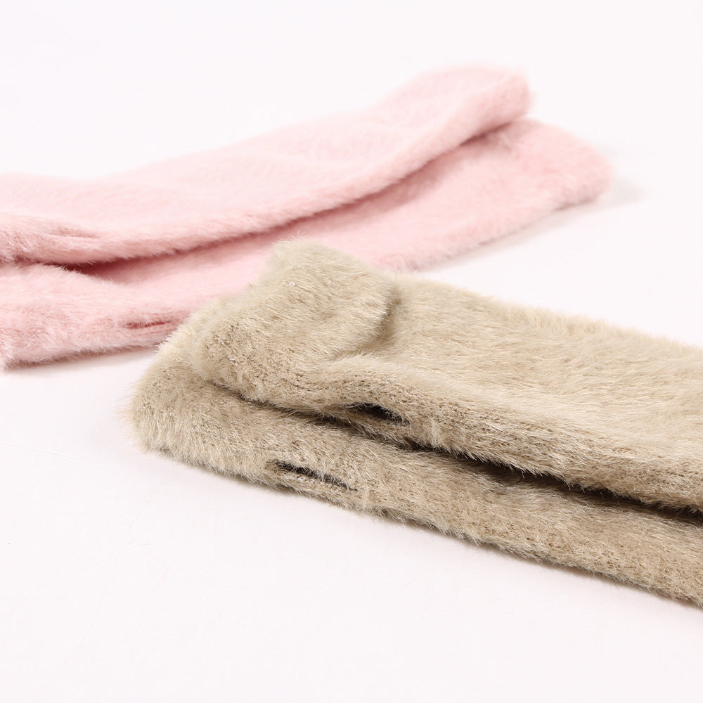 Women's plush half-finger gloves, soft warm design with exposed fingertips and cozy texture