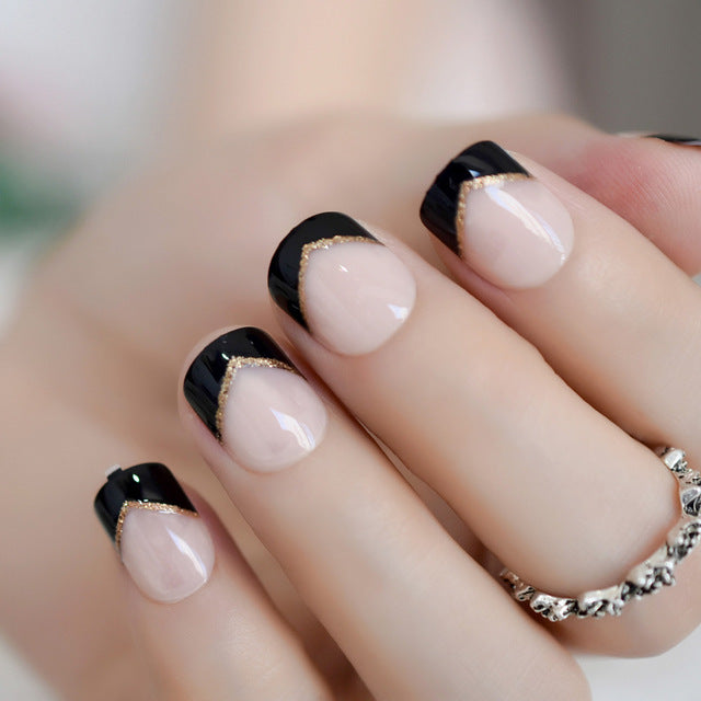 Metal false nails for women, metallic press-on nail tips with a sleek reflective finish