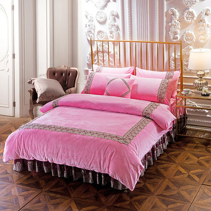 Four-piece thick crystal velvet bedding set in soft, plush fabric