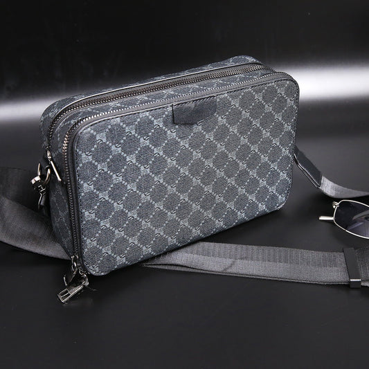 Street-style Korean-style small square crossbody bag in a compact design