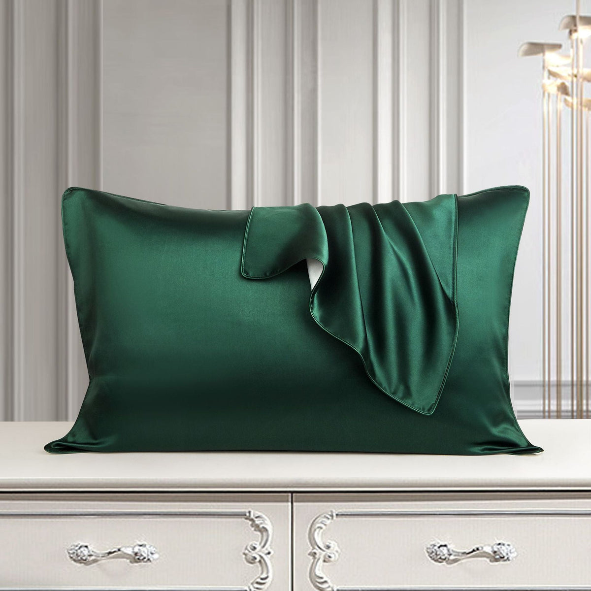 Pure silk pillowcase in a smooth natural silk fabric, shown flat for a soft, luxurious sleep surface