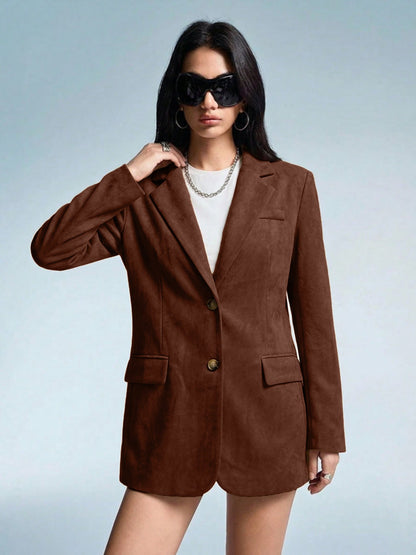 Stylish versatile suede-blend blazer in a classic tailored design