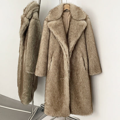 Women's high-quality artificial faux fur coat in a soft, luxurious design