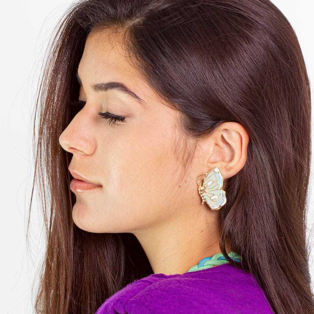 Retro exaggerated butterfly gradient pendant stud earrings in a symmetrical design