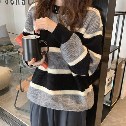 Lazy Wind retro thick knit outerwear sweater in a textured design