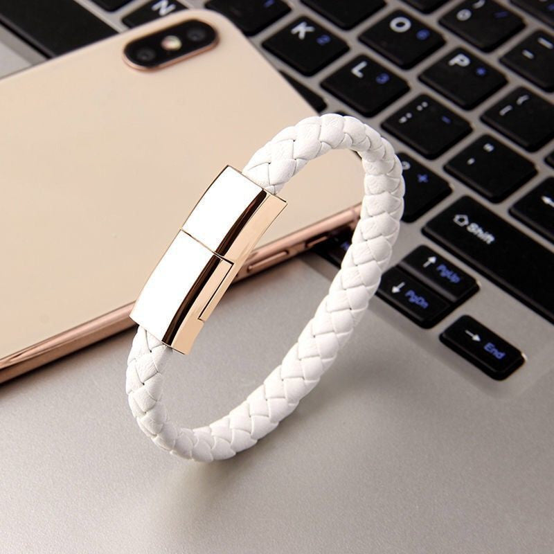 Bracelet-style USB-C charging cable and data cord for iPhone 14 and 13 Max, black braided design