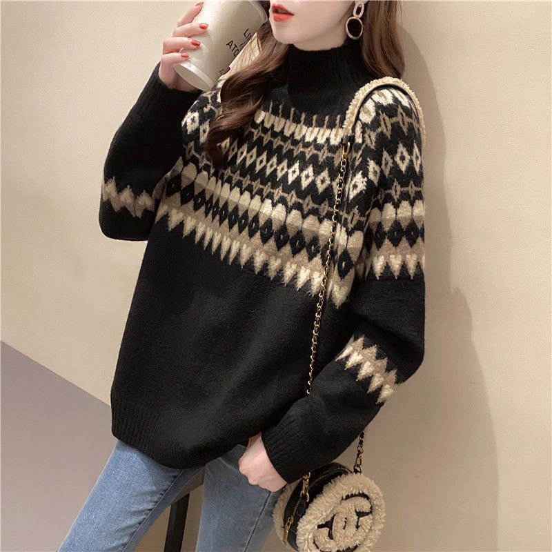 Women's contrast wool sweater outerwear in a textured knit design