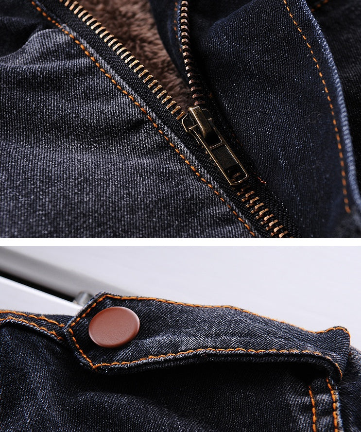 Warm denim jacket in blue with button front and long sleeves