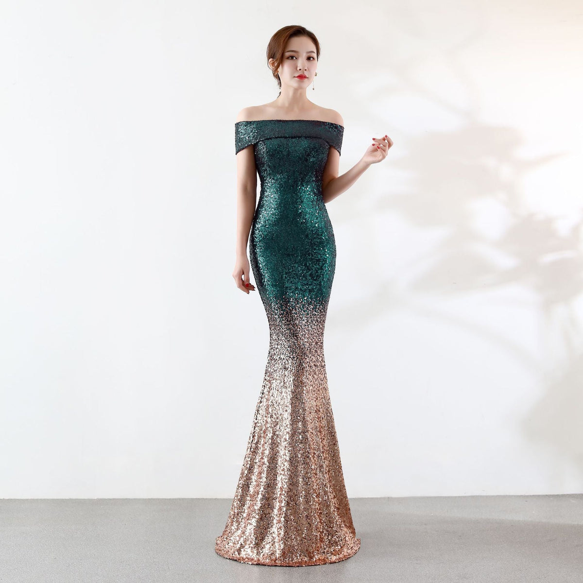 Birthday party slimming host long dress with a fitted silhouette and elegant floor-length design