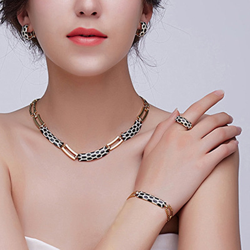 Korean style diamond earring and necklace set with elegant matching jewelry design