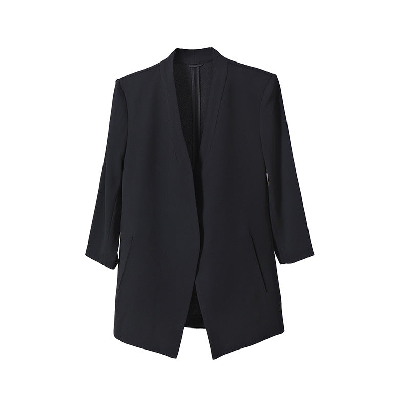 Elegant women's three-quarter-sleeve blazer in a versatile design