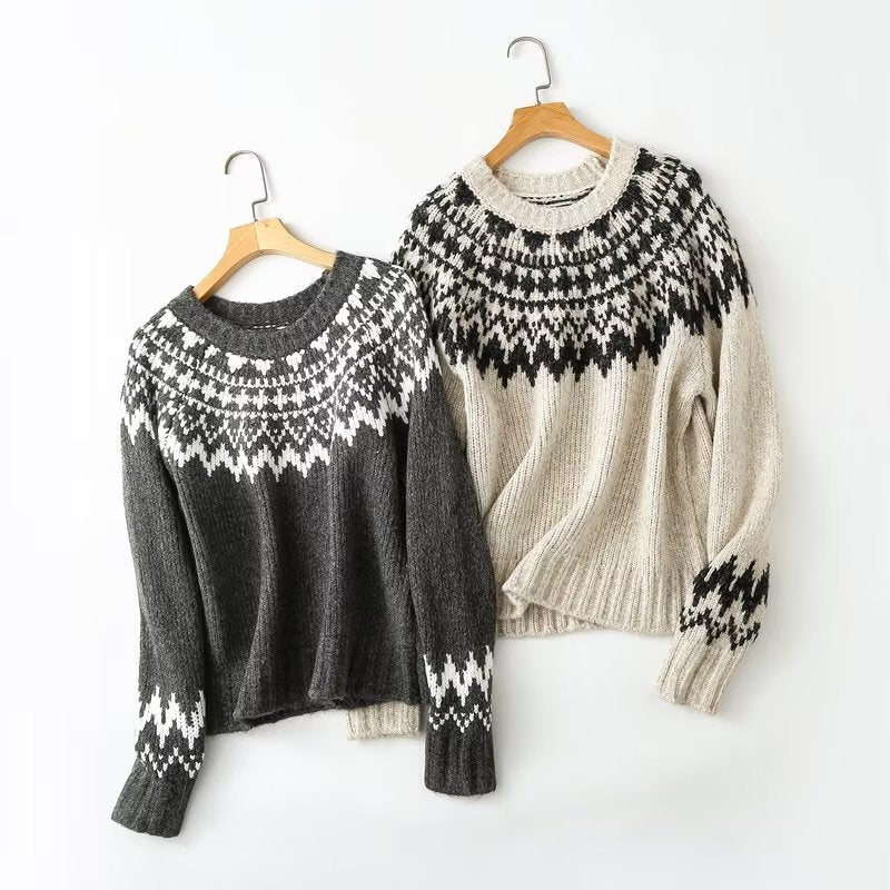 Autumn and winter women's thick knit printed round-neck sweater with long sleeves, front view