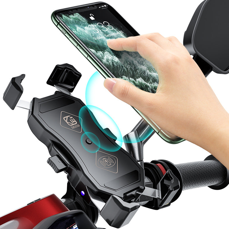 Motorcycle 15W wireless charging mobile phone holder mounted on handlebars