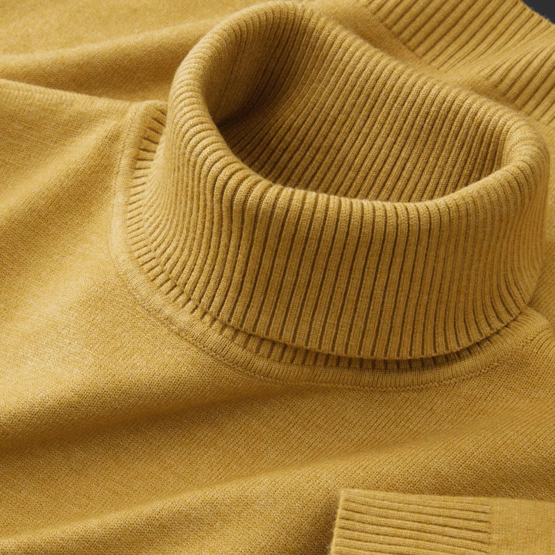 Men’s skin-friendly casual warm turtleneck sweater in a classic knit design