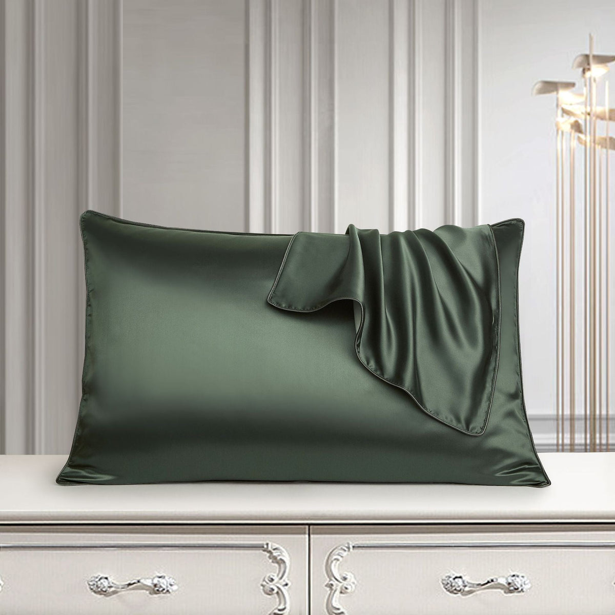 Natural silk pillowcase in smooth pure silk fabric for soft, comfortable sleep