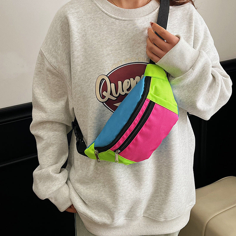 Large-capacity lightweight outdoor sports crossbody bag in a practical design