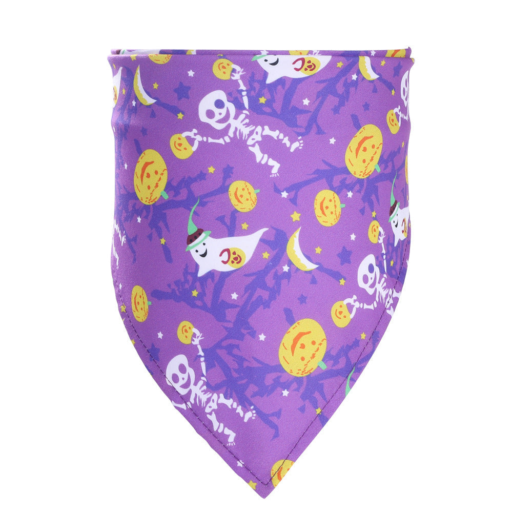 Halloween pet saliva towel for wiping dogs’ and cats’ mouths, featuring a festive design.