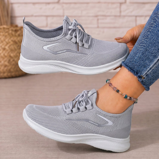 Breathable casual flat walking shoes in a lightweight design with flexible sole and comfortable low-profile fit
