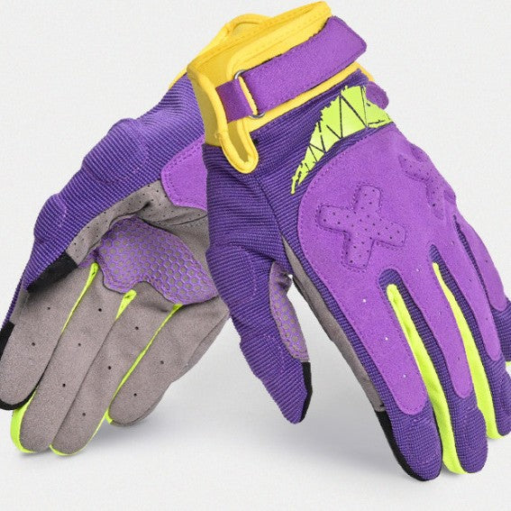 Macaron-colored breathable sun-protection touchscreen gloves, close-up product view