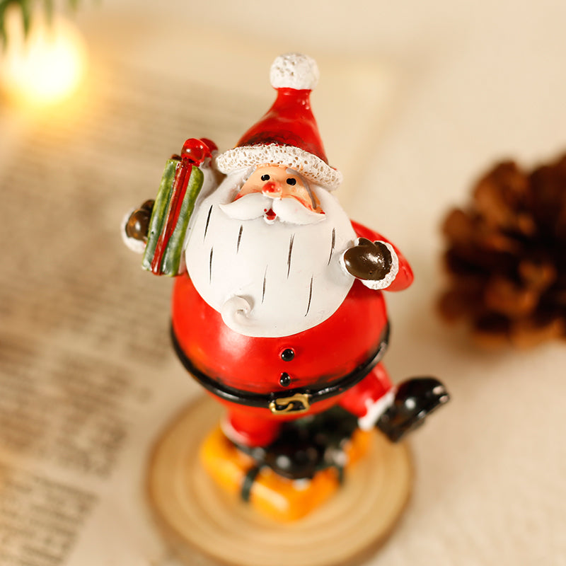 Desktop Christmas decorations and mini decorations arranged for display