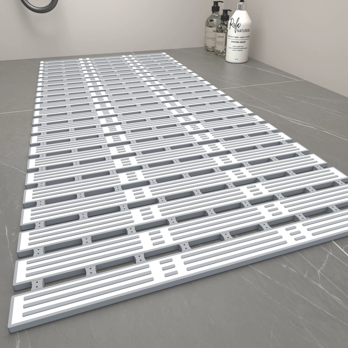 Bamboo-strand drainage bathroom non-slip mat with slatted surface and moisture-resistant design