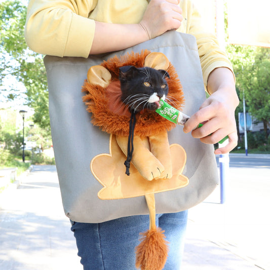 Lion design portable breathable pet carrier bag with safety zippers for cats and small dogs