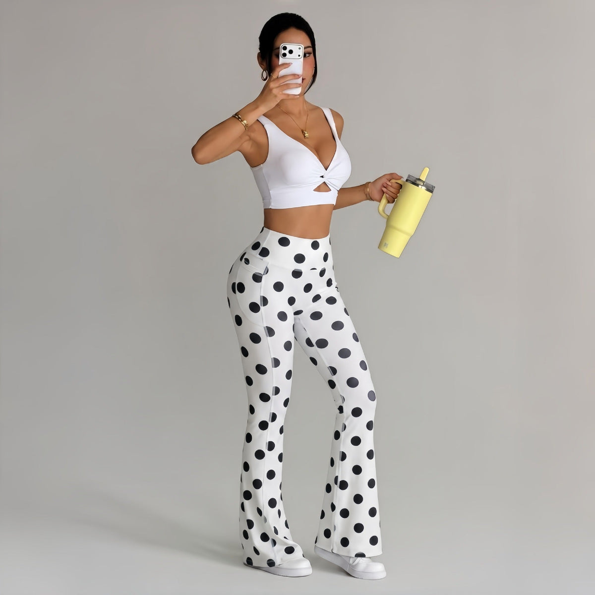 Printed high-waisted tummy-control yoga fitness pants with a tight fit and patterned design