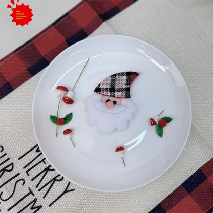 Christmas decorations pendant accessories displayed for holiday tree décor