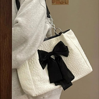 Large capacity bow tote canvas shoulder bag in a simple, spacious design