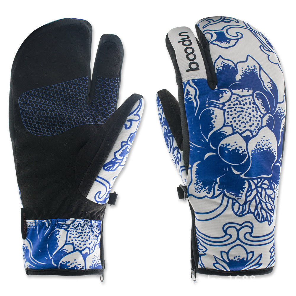 Ski gloves outdoor three-finger warm gloves in a practical winter design