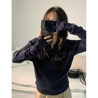 Korean-style elegant versatile top with slit cuffs in a refined design