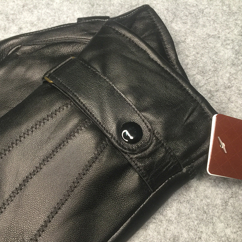 Men's warm gloves in a simple, comfortable design for cold weather
