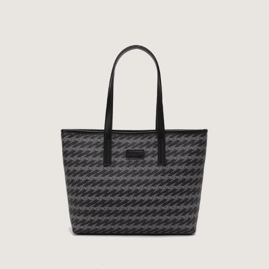 Large-capacity all-match commute shoulder handbag in a practical everyday design