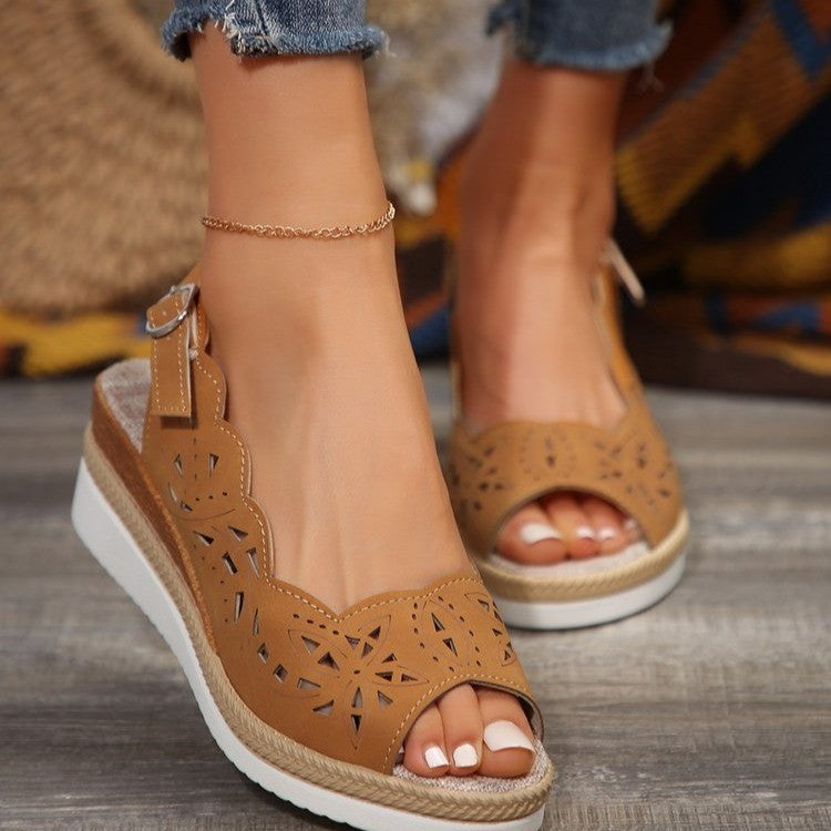 Women's plus-size thick-soled wedge sandals in cross-strap design