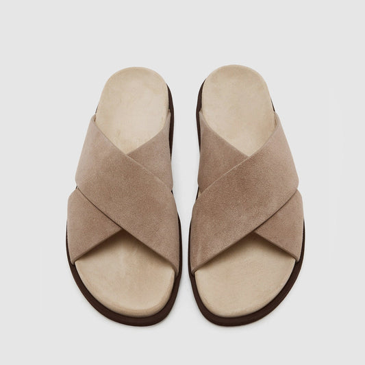 Men's breathable thick-soled beach flip-flops in a simple, durable design