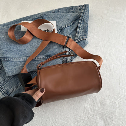 Simple fashion crossbody shoulder bag in a compact design with an adjustable strap