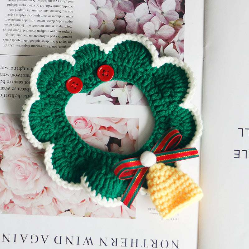 Teddy British Short Christmas Scarf with festive pattern in a compact design