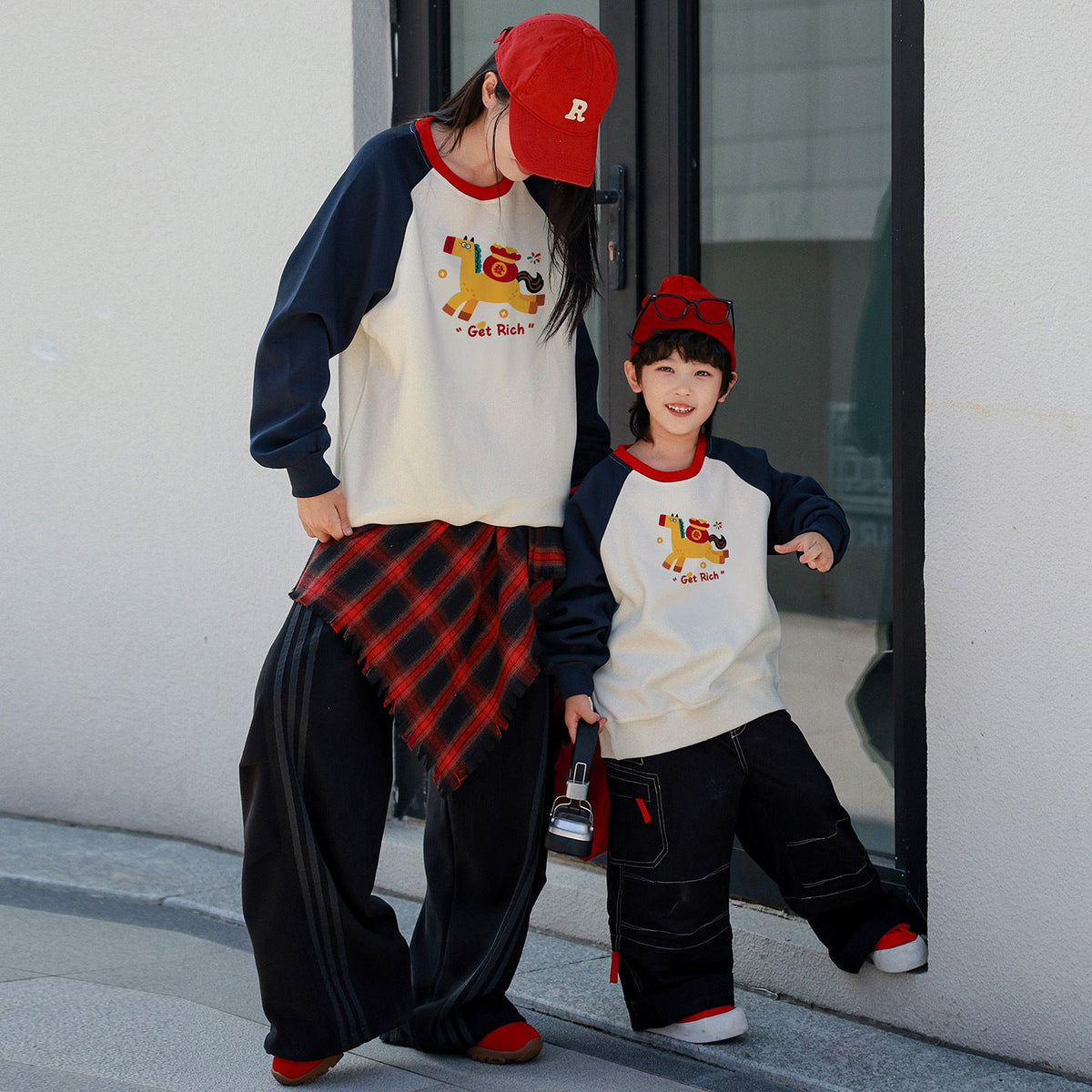 Parent-child matching sweatshirts, soft breathable non-pilling family outfits for spring and autumn