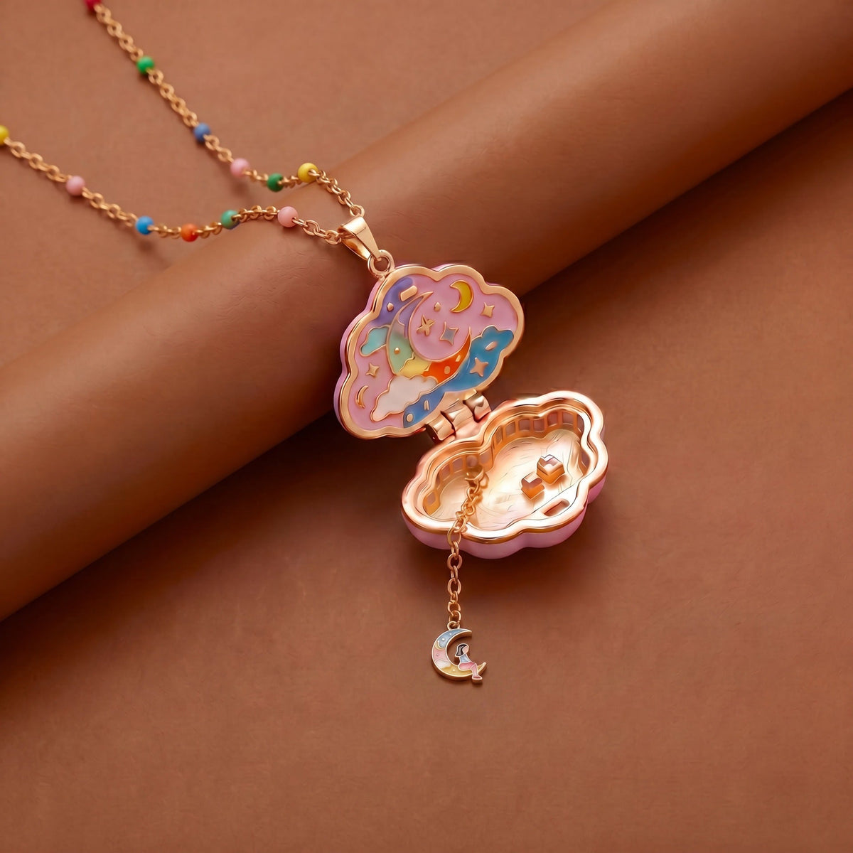 Cloud-shaped open-and-close pendant necklace by My Store