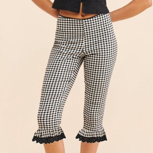 Women’s plaid capri pants with lace flounce hem