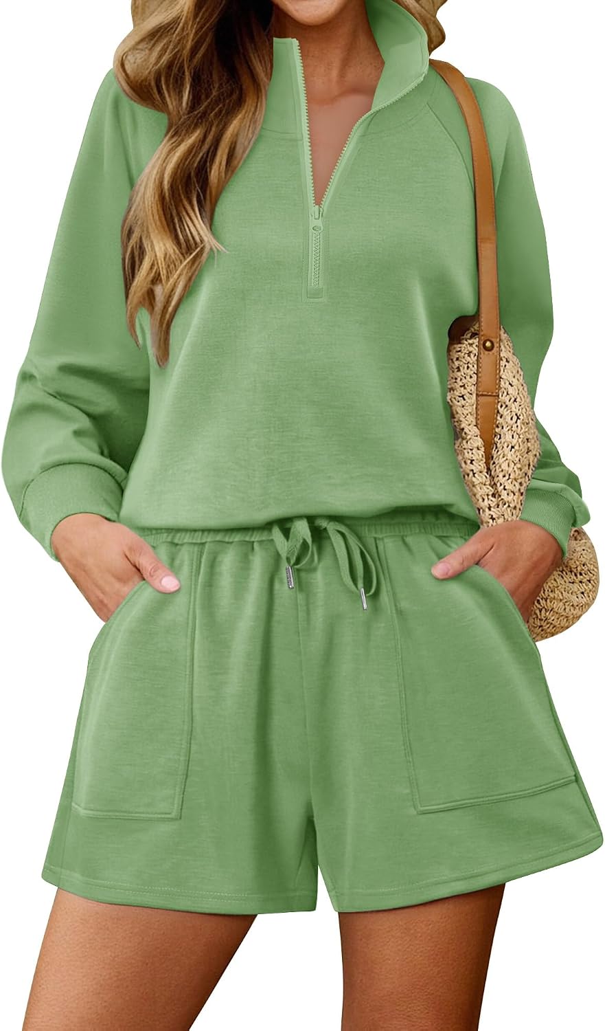 KISSMODA women's lounge set with matching sweattop and shorts, comfortable casual outfit for relaxing at home.